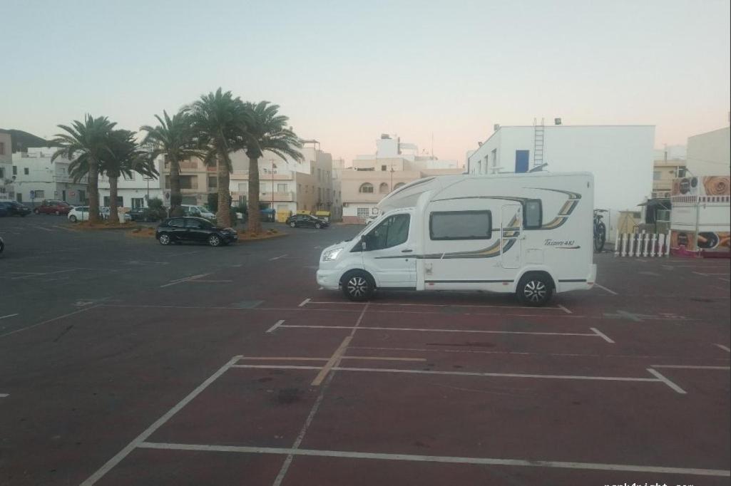 Apartamento Bajel Centrico Cerca De La Playa Карбонерас Экстерьер фото